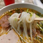 TIEN VLOG Quan 2 - ブン、フォーとは違う丸麺でこれが旨い