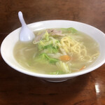 味よし食堂 - 横からのアングル。