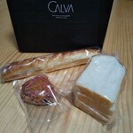 CALVA - イギリスパン・ミルクソフトフランス・チェリーパイを購入。