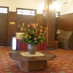 カフェ ラウンジ アンド バー アゼリア - ロビーから眺めた館内