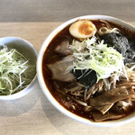 麺屋 陣丸 - 辛麺¥880+大盛無料+白髪ネギ¥150(トッピング前)