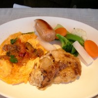 レストランKEI - 2012年1月2日訪問。スペイン風オムレツ、自家製ソーセージ、ドフィノア風グラタン。