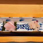 鮨 志の助 - アラ昆布〆と白エビ