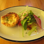 フランス食堂 Naru - 料理写真:ベーコンと小松菜のキッシュ