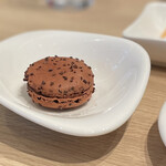 ラ・メゾン・デュ・ショコラ - 料理写真:マカロン ベネズエラ@税込385円