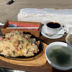 Beach Cafe ＆ Outdoor　”ALOHA” - ベーコン焼きめし、コーヒー