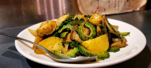 ごんぐ 大曲店 &ndash; 沖縄料理の本格味を堪能できる居酒屋