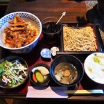 Suzumoto - ランチサービスセット、海老・帆立・イカ・野菜のかき揚げ丼とお蕎麦膳