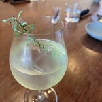 マルタ - ジンベースのオリジナルなお酒が豊富