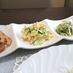 わいふ 食堂 - 定食の手作り小鉢三品。