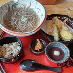 そば文楽 - 蕎麦天盛り膳