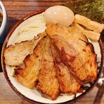 Menbu bagabondo - 炙りチャーシューつけ麺、麺大盛りです（2021.11 byジプシーくん）