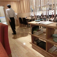 すし京辰 恵比寿店 - 店内は清潔感のある感じ