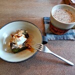 喫茶 まめ暮らし - 抹茶テリーヌ＆スパイスティーミルク