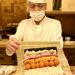 鮨よしかわ - トロと卵黄の太巻き 濃厚赤出汁ソース