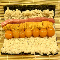 鮨よしかわ 麻布十番 - トロと卵黄の太巻き 濃厚赤出汁ソース