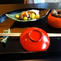 ＨＡＮＡ吉兆 - ミニ八寸。　暖かいにもあって、美味しい。　僕は、食前酒なし。　車だし。