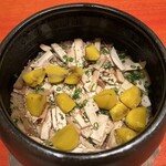 日本料理 はんなり - 土鍋炊き栗松茸御飯取り分け前