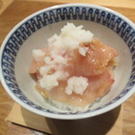 吉い - ブリの薄造りと辛み大根