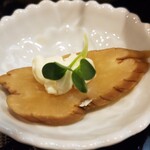 Hamanoban Yasakanaryouri Hamayuri - ◆「おまかせ料理」◇突きだし 一品逸品丁寧な料理です！◇いぶりがっこのクリームチーズ乗せ