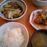 希須林 - 日替わりランチ（回鍋肉と揚げ鶏）