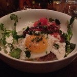 BEBE - ロコモコ。深夜に食べるヤバイ感じも含んで実に良い！  玉子に癒される   