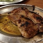 骨付鳥 一鶴 - 2012.12.2(日)11時50分訪問 サラダ400円 ひな鳥870円＼(^o^)／