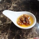 自家製麺 ら～めん かり屋 - 味変用の台湾エビあぶら