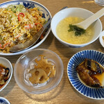 秋華 - ずわい蟹とレタスの炒飯ランチ ¥2200