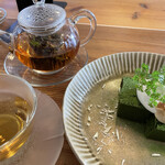 Yaki Gashi Hi Hautau - ハーブティー ¥400 + 抹茶のテリーヌ ¥450 - ¥200