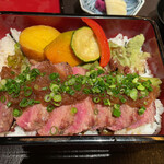日本料理 花むさし 旬香 - ボリュームの有るステーキ重