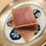 鮨 しゅん輔 - この鰤も最高。北海道産です