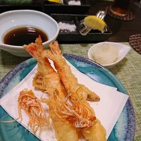てんぷら天英 - 車海老の天ぷら、ヤングコーン添え