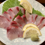 遊酒食堂 宇都宮 - ブリの刺身。