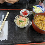 手打ちうどん　運ど運屋 - カレー丼定食　1,000円