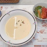阿蘇 あか牛 レストラン藤屋 - セットのスープ ＆ サラダ