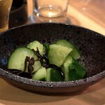 鉄板居酒屋OHANA - キュウリ塩昆布