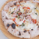 ポンチーズ・ピザ - 【2021.11】黒豚パンチェッタとガーリックのスモークチーズピザ(S・税込1,180円)