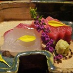 御料理 樋渡 - お造り：明石の鯛、北海道の本まぐろ