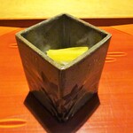 御料理 樋渡 - 酢の物：宮城産渡り蟹、柿と大根の千切り和え