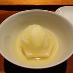 御料理 樋渡 - 蒸し物：蕪と百合根の蒸し物