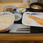 松屋 - 焼鮭定食(490円)