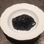 三和 - イカ墨パスタ