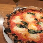 Pizzeria Romano e Marino - マルゲリータ（1,650円税込み）。おいしいけど、ちと高い。