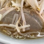 ラーメン もっけだの - ラーメン普通ニンニクマシマシヤサイマシマシ+味玉の豚