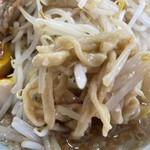 ラーメン もっけだの - ラーメン普通ニンニクマシマシヤサイマシマシ+味玉の麺