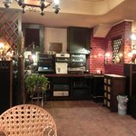 ３丁目のカレー屋さん  - 店内のテーブル席の風景です