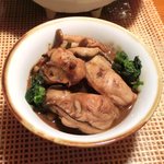 ３丁目のカレー屋さん  - 牡蠣とアサリのカレー雑炊 1400円 の牡蠣