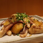 こころや - アオリイカときたあかりの塩胡椒炒めアップ