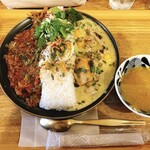 アオヤギ食堂 - あいがけカレー